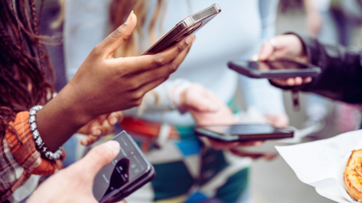 Gen Z, luxury, EMI, Money, LazyPay, credit card, credit,