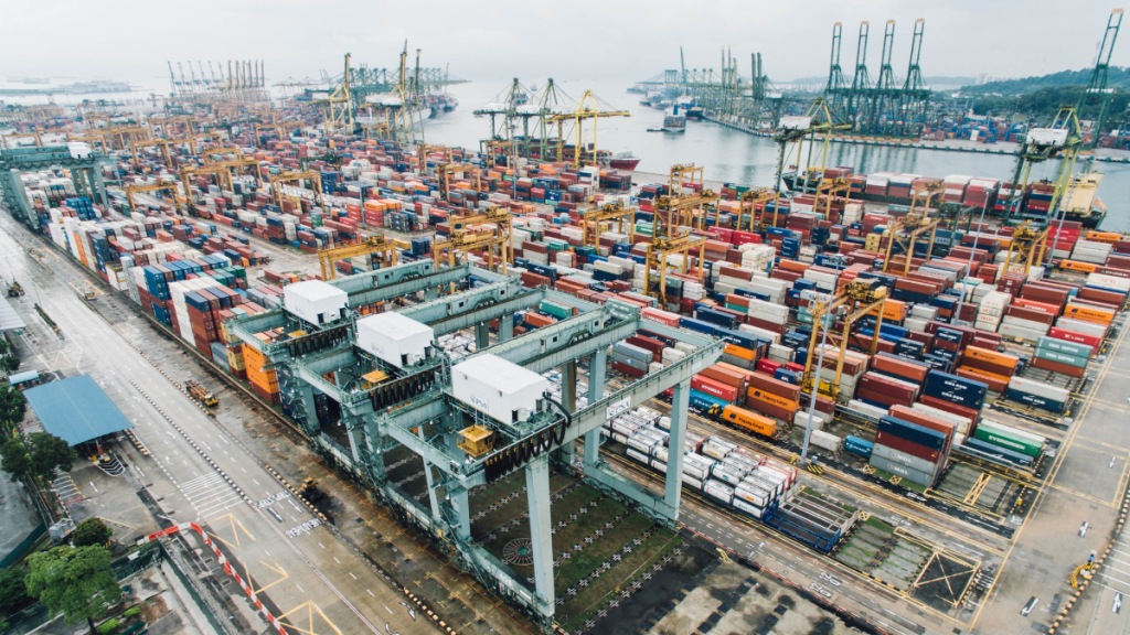 US Tariffs to Slash India's Shrimp Exports by 15-18% in FY26, Says Crisil. (Image Source: Canva)