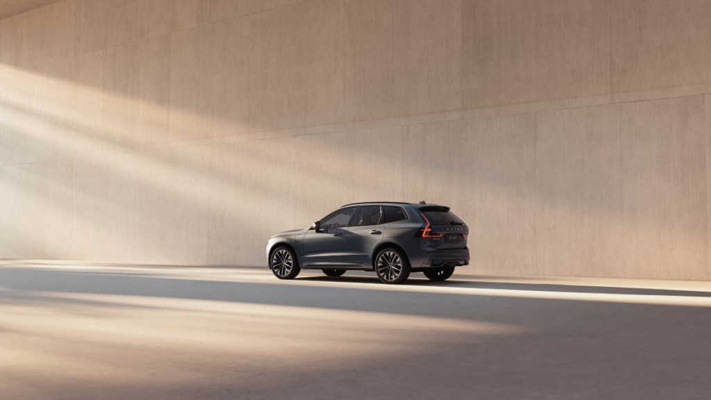 Refreshed Volvo XC60 exterior