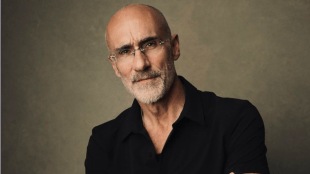 Harvard professor and happiness scientist Arthur C Brooks shared that his secret to living his best life lies in a simple routine, which is waking up early and going to bed early. He also added that he prioritises his family, takes long walks with his wife, and attends Catholic mass.