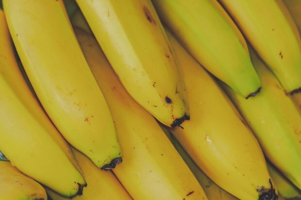 BananaBananas are gentle on the stomach, easy to digest, and packed with energy — making them perfect for the monsoon season. Rich in potassium, magnesium, and natural prebiotics, they help restore lost electrolytes and keep your gut healthy. Their high fiber, especially resistant starch, supports smooth digestion, prevents bloating, and keeps your bowel movements regular. Bananas also fight acidity and, thanks to their thick skin, are safer from contamination during the rains. (Image: Pexels)
