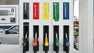 SC to hear plea challenging E20 petrol mandate. (Image Source: Twitter)