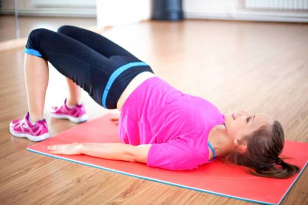  Pelvic floor exercise: Doing Kegel exercises strengthens the muscles and helps in stopping leaks and restricting the urgency. (Photo source: Canva)
