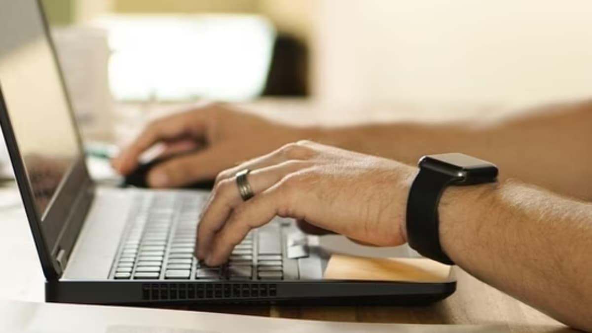 No calculator use during JEE Mains - NTA issues clarification after 'typographic error' in notice