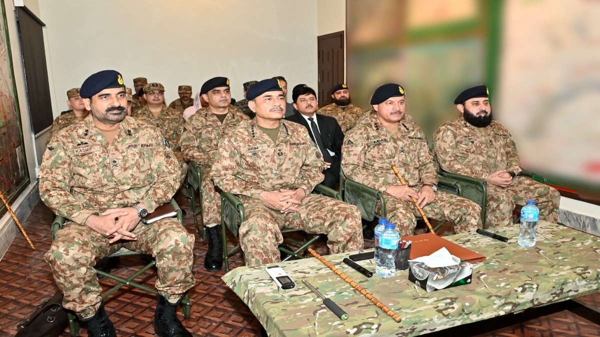 Field Marshal Syed Asim Munir, NI (M), HJ, Chief of Army Staff, visited the flood affected areas of Punjab, including Sialkot Sector, Shakargarh, Narowal, and Kartarpur, to review the situation and ongoing rescue efforts. Field Marshal Syed Asim Munir, NI (M), HJ, Chief of Army Staff, visited the flood affected areas of Punjab, including Sialkot Sector, Shakargarh, Narowal, and Kartarpur, to review the situation and ongoing rescue efforts.
