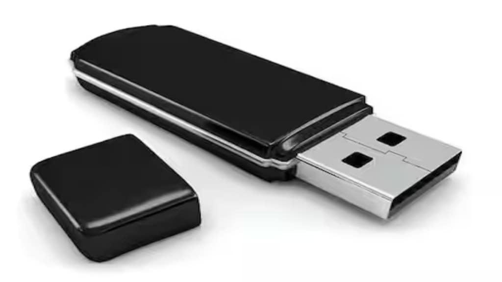 J-K orders immediate nan on pen drives in govt offices to boost cyber security, protect sensitive information