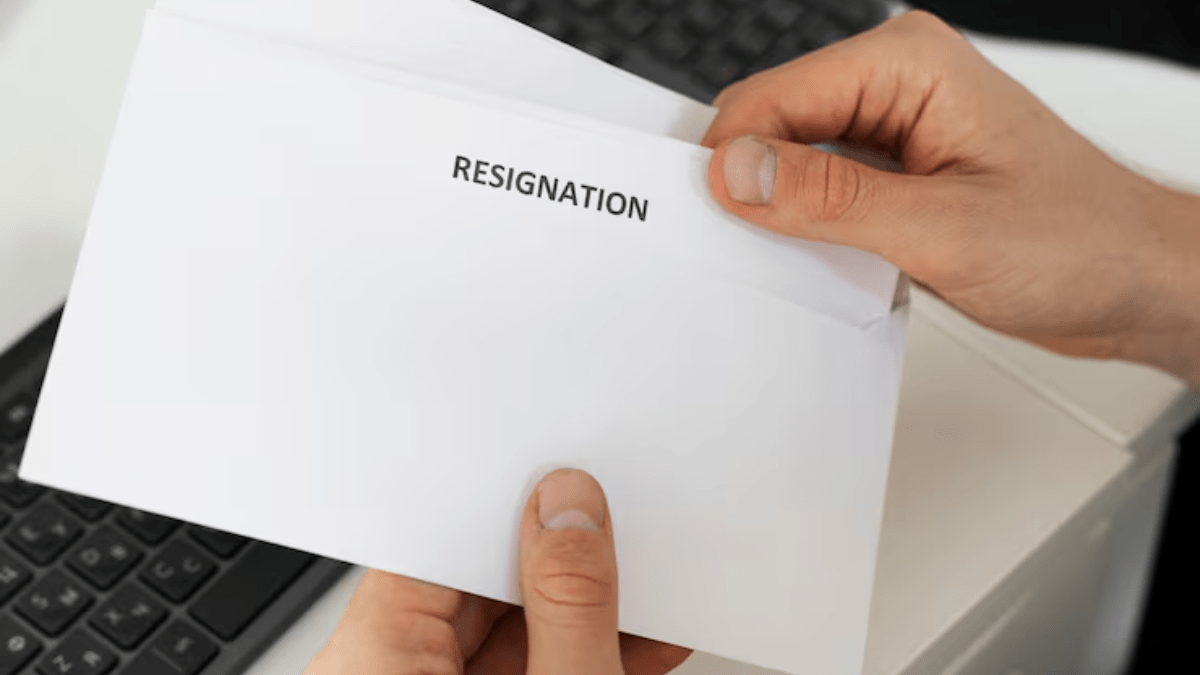 Reddit Thread Ignites Discussion on 'Silent Resignation' and 'Quiet Quitting'. (Image Source: Twitter) Reddit Thread Ignites Discussion on 'Silent Resignation' and 'Quiet Quitting'. (Image Source: Twitter)