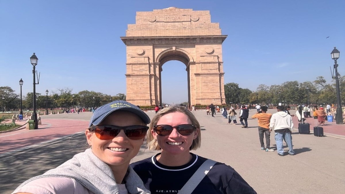 Meg Lanning and Beth Mooney clicking selfie infront of India Gate in Delhi.