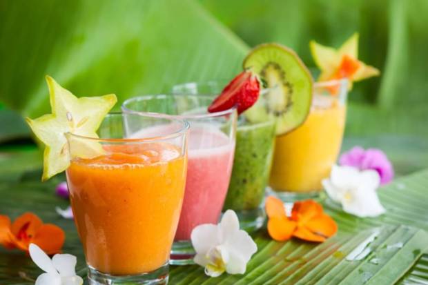 Starting the morning with sugary items: Energy drinks or flavoured coffee may consist of more than 10 teaspoons of sugar. This is specifically injurious when taken on an empty stomach. (Photo source: Canva)