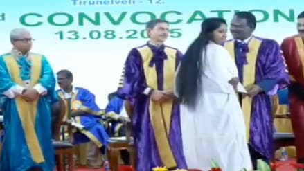 Tamil Nadu Doctoral student refuses to receive degree from TN Governor RN Ravi Tamil Nadu Doctoral student refuses to receive degree from TN Governor RN Ravi