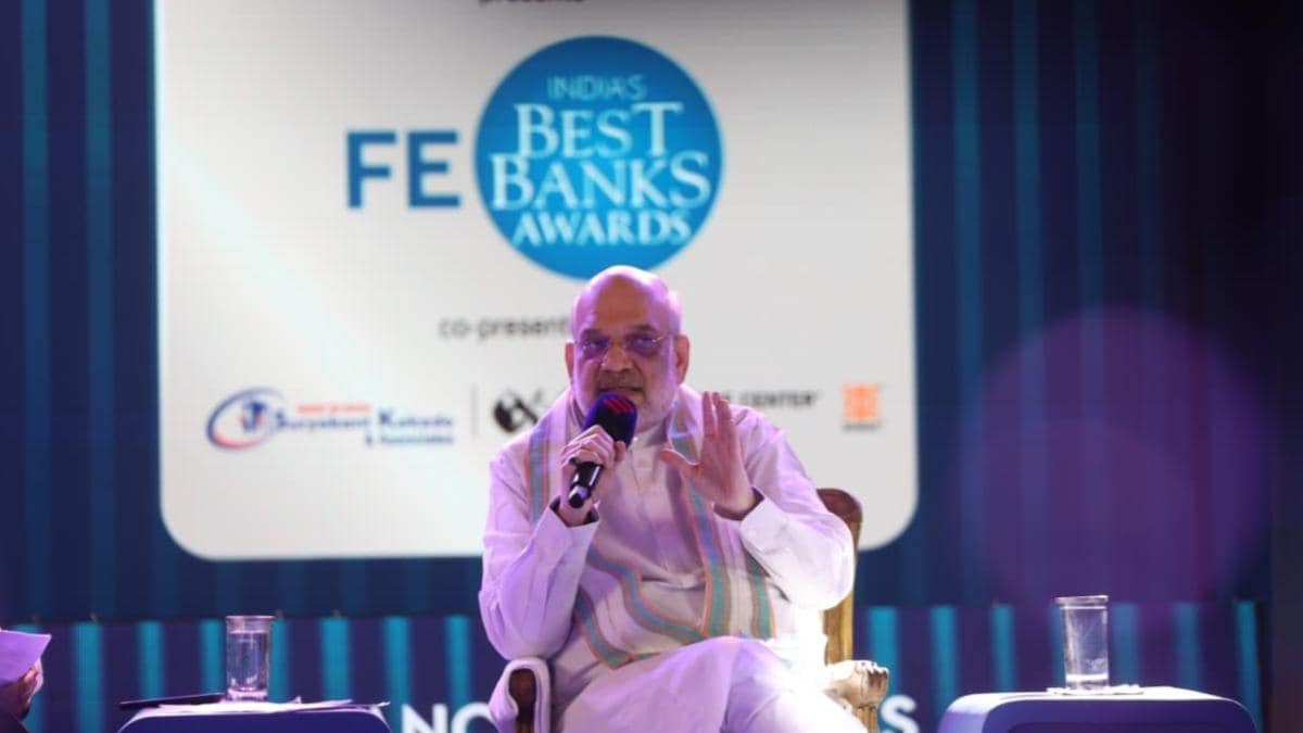 Amit Shah Urges Indian Banks to 'Change Scale,' Aim for Global Top 10 while speaking in FE Best Bank Awards.