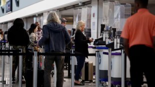 Trumps rolls back Biden era airline compensation rule