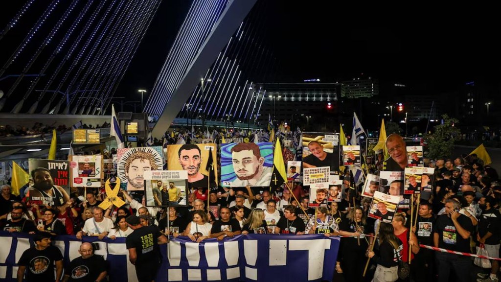 Israelis urge Trump to end Gaza war Israelis urge Trump to end Gaza war