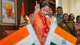 rekha gupta evm, rekha gupta on evm hacking, delhi cm rkha gupta, evm hacking video, rekha gupta evm video, india news