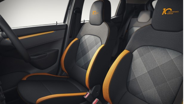 Renault Kwid 10th Anniversary interiors (1)