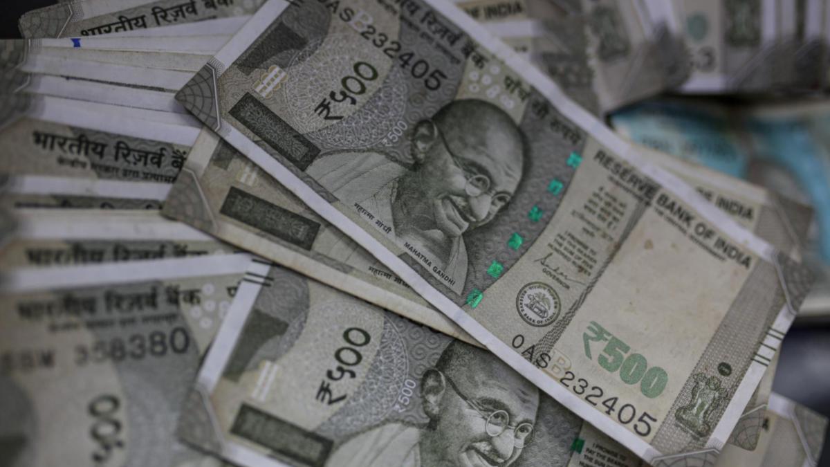 Govt to borrow Rs 6.77 lakh crore in Oct-Mar, Rs 10,000 cr via Sovereign Green Bonds