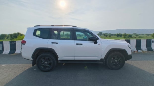 Toyota Land Cruiser review (2)