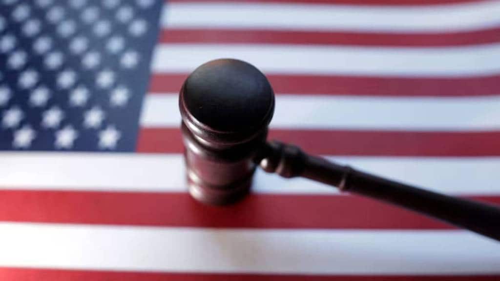 U.S. flag and Judge gavel are seen in this illustration. (Photo source: Reuters)