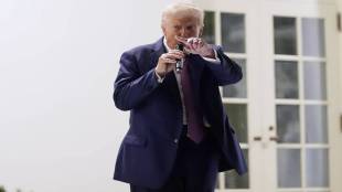 Trump threatens Chicago