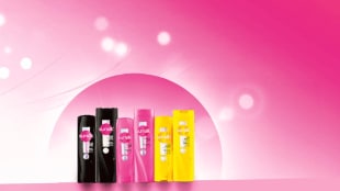 Distribution remains an HUL strength. Sunsilk rides on its parent’s deep network that spans over 9 million retail outlets and 3,500+ distributors. Sachets remain crucial for price-sensitive buyers, while online platforms are driving sales.