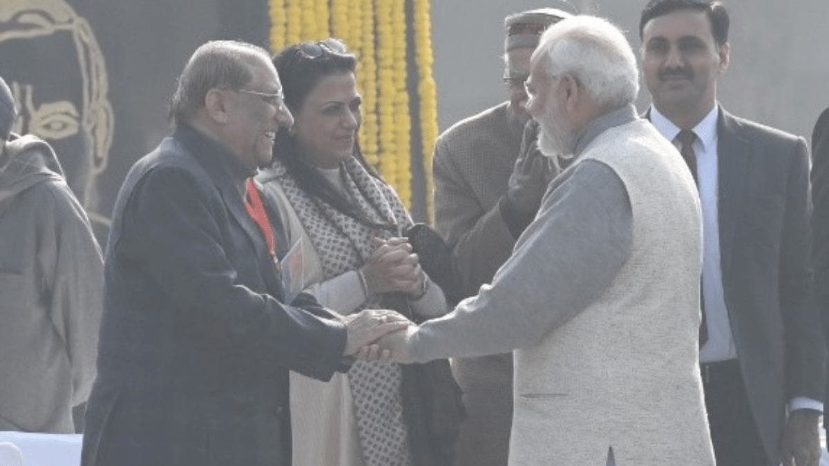 Vijay Kumar Malhotra passed away at the age of 94. His mortal remains will be brought to the Delhi BJP office to pay last respects. Vijay Kumar Malhotra passed away at the age of 94. His mortal remains will be brought to the Delhi BJP office to pay last respects.