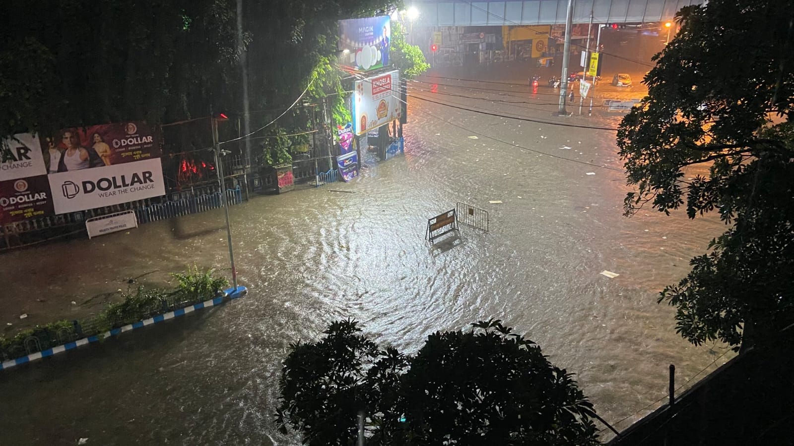 'Worse than Amphan Cyclone': Houses flooded, schools closed and power out in several areas as torrential rain hits Kolkata (Photo: Murtaza Khambaty/X)