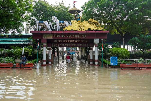 Cremation grounds like Nighambodh Ghat were severely affected. (Photo source: PTI)