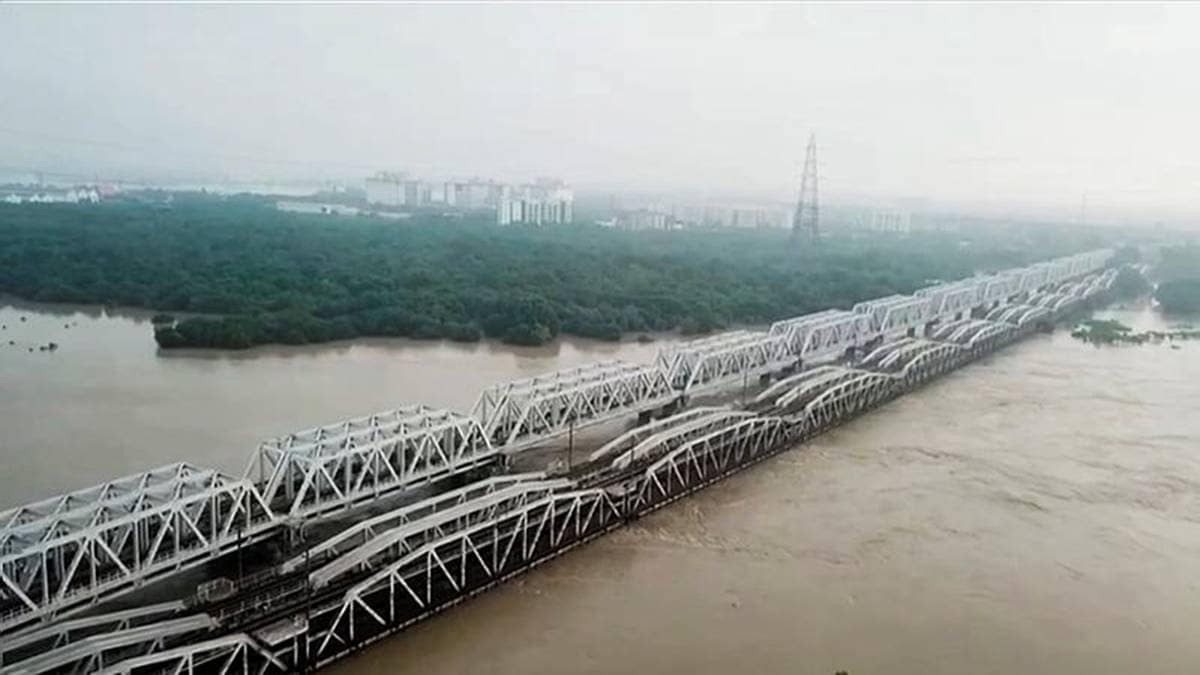 Yamuna river crosses danger mark