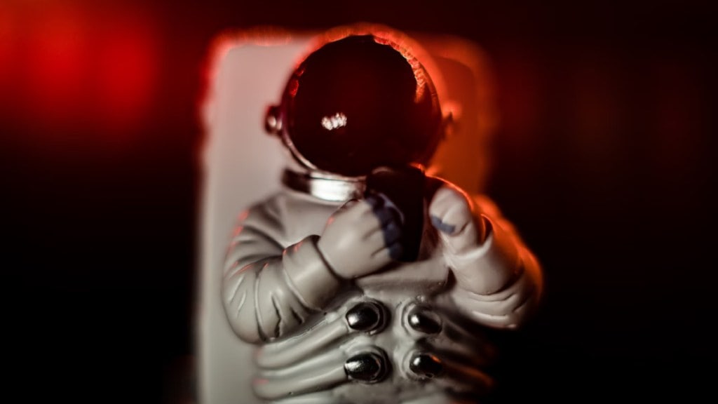 faek astronaut