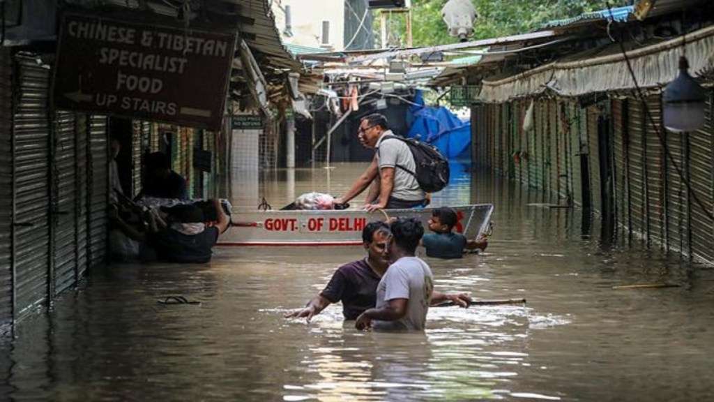 Yamuna recedes slightly but remains above danger mark; no rain warning for Delhi today Yamuna recedes slightly but remains above danger mark; no rain warning for Delhi today