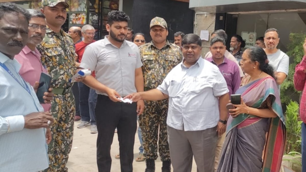 Bengaluru Municipal Corporations launch citywide cleaning and encroachment drive; Empire Hotel fined Rs 10,000