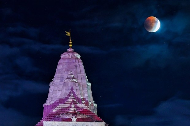 The deep crimson color of the Moon is the reason this phenomenon is dramatically nicknamed the “Blood Moon.” For centuries, its mysterious glow has inspired myths, stories, and spiritual symbolism around the world. (Image: PTI)
