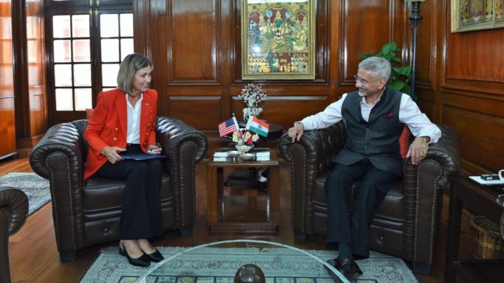 EAM Jaishankar meets Iowa Governor Kim Reynolds, says 'Discussed India-US ties' EAM Jaishankar meets Iowa Governor Kim Reynolds, says 'Discussed India-US ties'