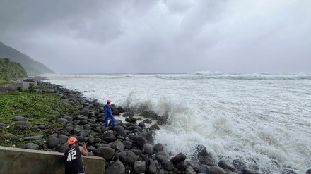 Super Typhoon Ragasa: China shuts schools, businesses and flights as deadly storm approaches