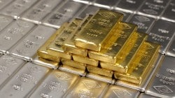 Silver beats gold in yearly gains with investors chasing higher returns