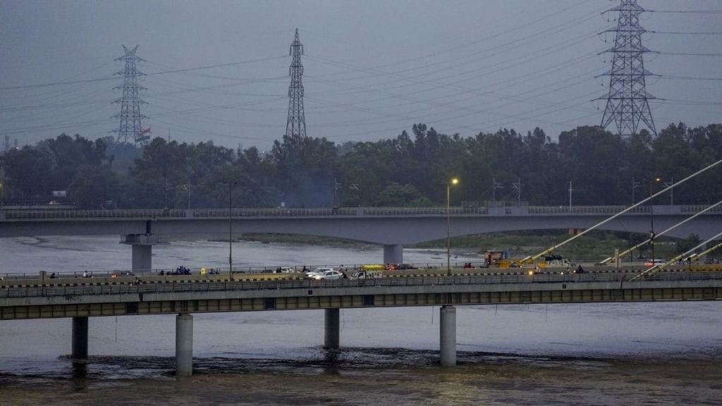 delhi, delhi rain, rain in delhi, gurugram traffic, delhi traiffc, gurguram rain