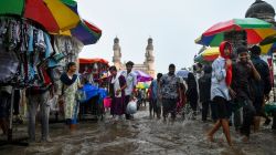 Hyderabad office-goers face trouble as heavy rain wreaks havoc in city, roads waterlogged, flights diverted