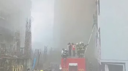 Woman dead, 18 injured in fire in 24-storey building in Mumbai's Dahisar; blaze doused. Woman dead, 18 injured in fire in 24-storey building in Mumbai's Dahisar; blaze doused.