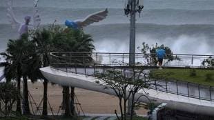 Hong Kong airport shuts down in the wake of Typhoon Ragasa
