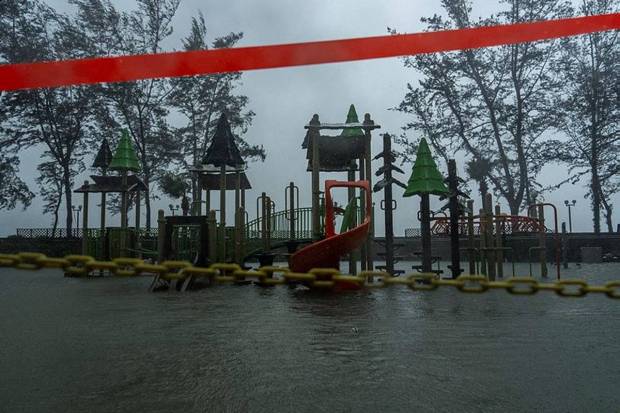 Local authorities have slammed non-mandatory evacuation notices, stating that disabled residents faced major challenges. (Photo source: AP)