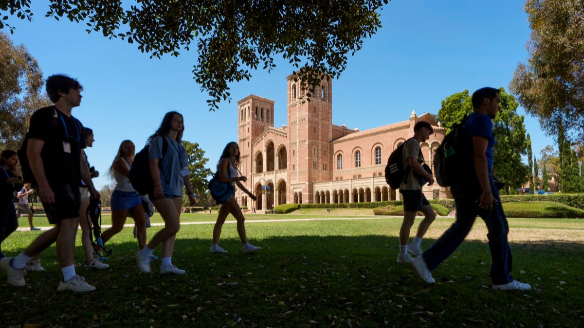 US and Canada Losing Appeal for Indian Students Amid Rising Costs and Visa Curbs / Representational Photo (Image Source: AP)