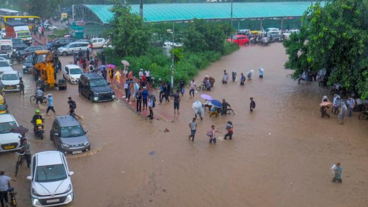 Weather today: The India Meteorological Department (IMD) has placed Gurugram and Faridabad under an orange alert, while Delhi, Noida, and Ghaziabad are expected to see rainfall.