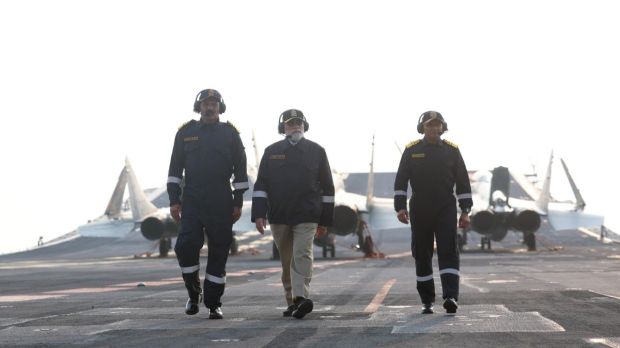  Prime Minister Narendra Modi kept up his annual tradition of celebrating Diwali with the Indian armed forces and spent the festival of lights with the Navy personnel onboard INS Vikrant off the coast of Goa and Karwar (Karnataka) on Monday. Addressing hundreds of 