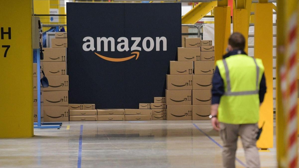This restructuring effort, which is considered the most significant in Amazon’s 31-year history, extends a trend seen throughout the tech sector.