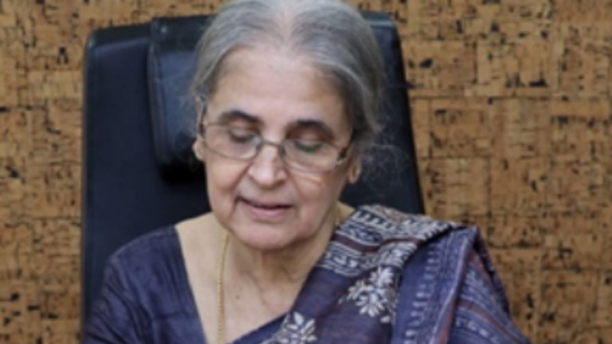 The 8th CPC award will benefit around 5 million central government employees and around 6.9 million pensioners. The 8th CPC award will benefit around 5 million central government employees and around 6.9 million pensioners.