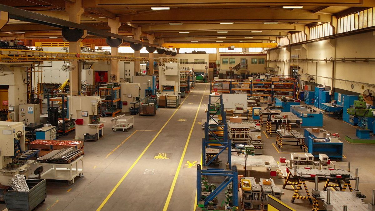 Industrial output grows 4% in Sept