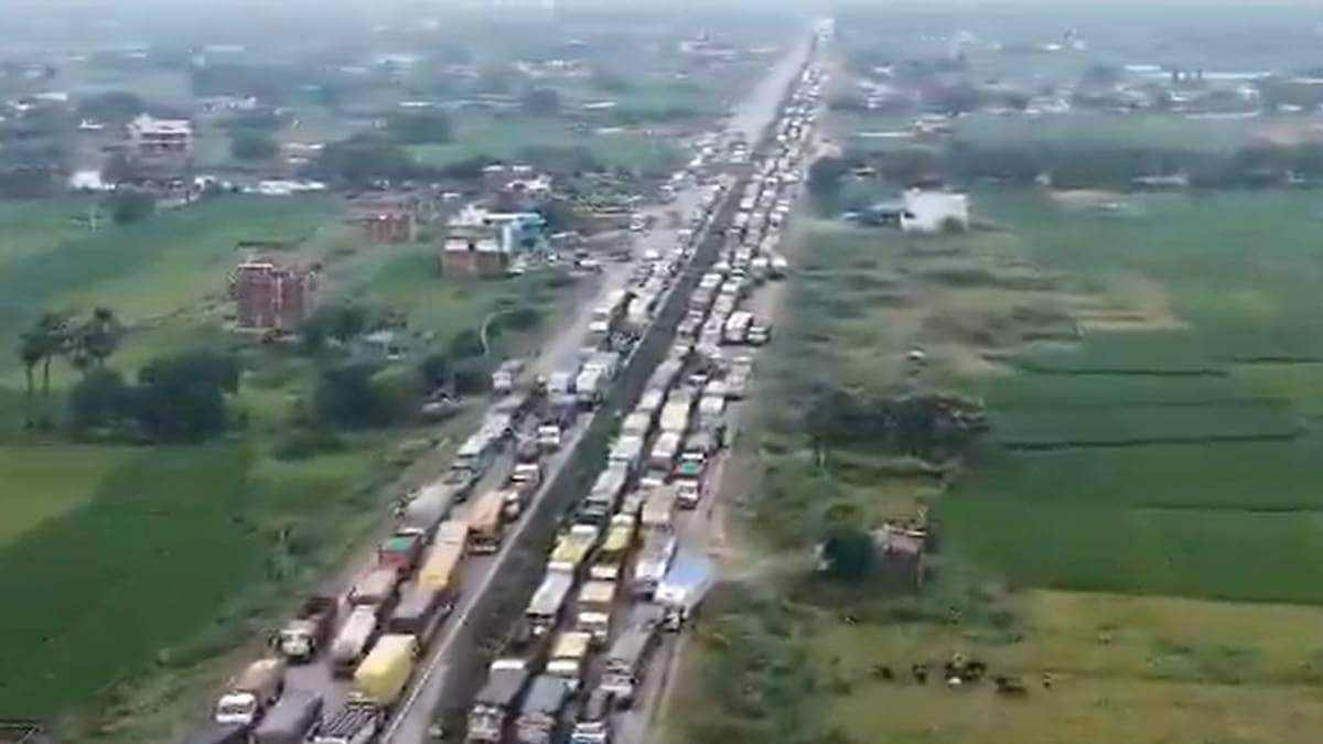 Delhi-Kolkata Highway traffic jam