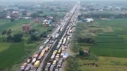 Delhi-Kolkata Highway traffic jam