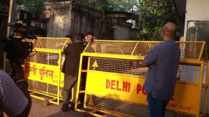 Delhi Traffic Police Ups Protection with High-Quality Masks and Health Camps Amid 'Very Poor' Air