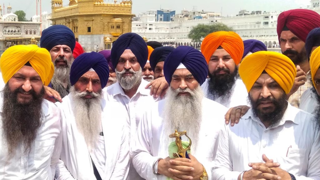 Centre allows sikhs to visit pakistan Centre allows sikhs to visit pakistan